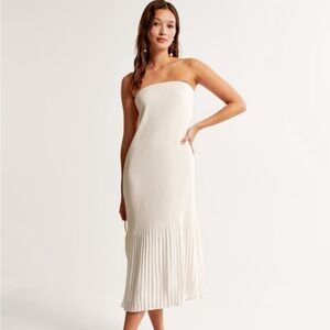 The A&F Giselle Pleat Release Midi Dress